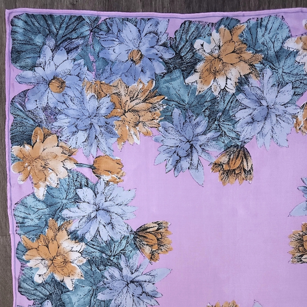 Vintage Vera Neumann Silk Scarf Floral Pattern Square Scarf 29" x 29" - Picture 4 of 8